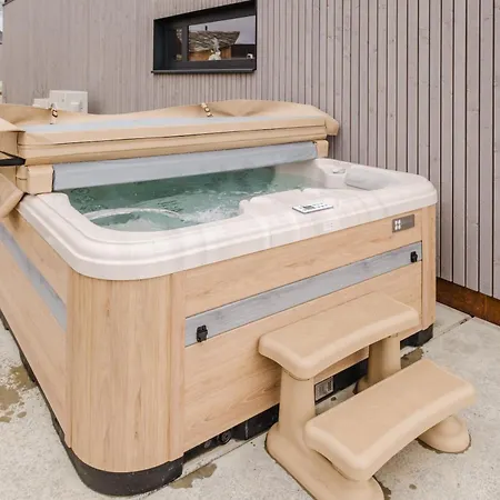 Lodge Nature Village - Homely N°24 - 8 Personnes Avec Jacuzzi *